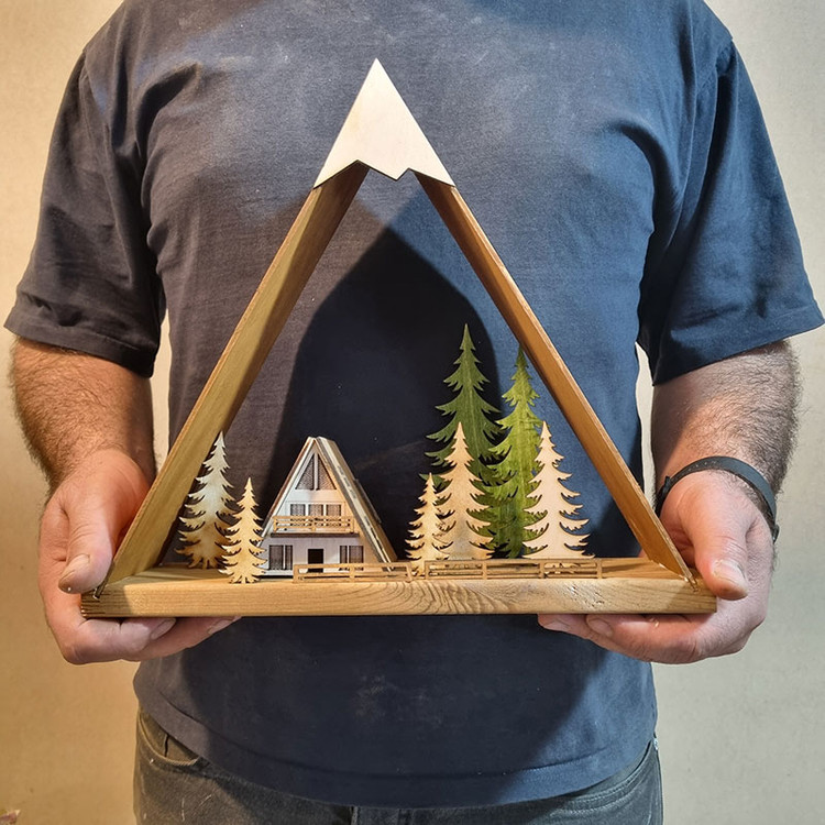 تابلو دکوری چوبی کلبه سوییسی