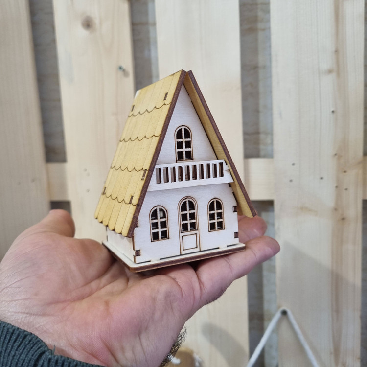 دکوری چوبی کلبه سوییسی مینیاتوری