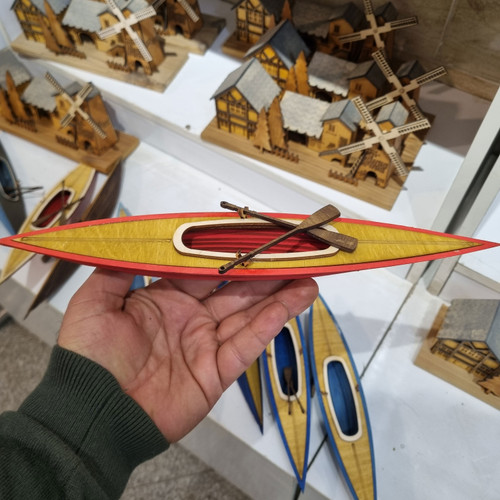 قایق چوبی پارویی