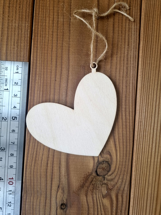 اکسسوری چوبی اویز دار طرح قلب