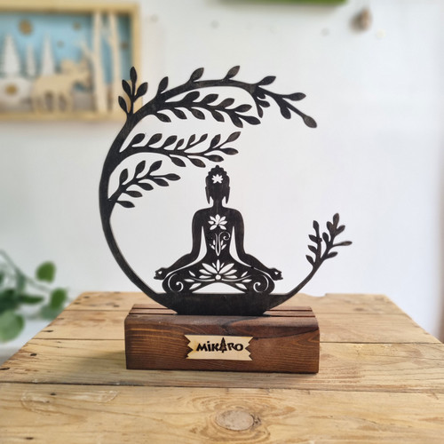 دکوری چوبی رومیزی طرح یوگا