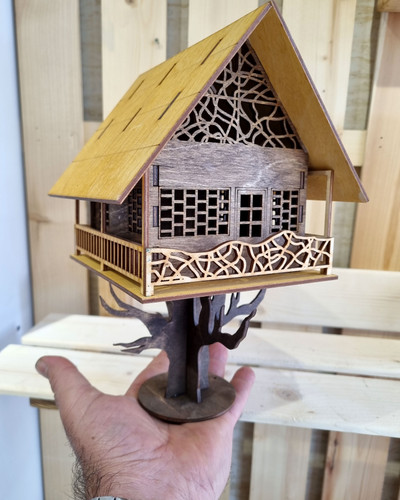 دکوری چوبی کلبه درختی