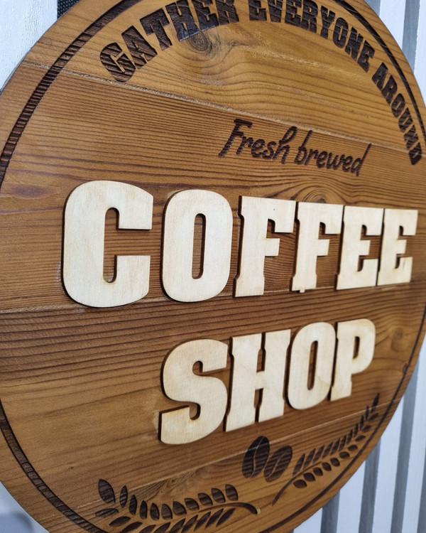 دکوری چوبی تابلو پلاک کافی شاپ