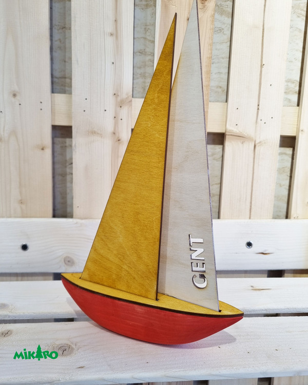 دکوری چوبی قایق بادبانی مینیمال