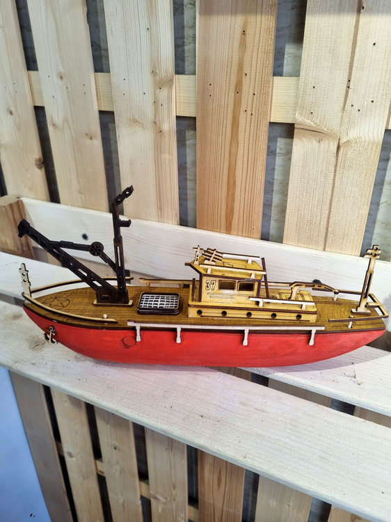 دکوری چوبی کشتی یدک کش