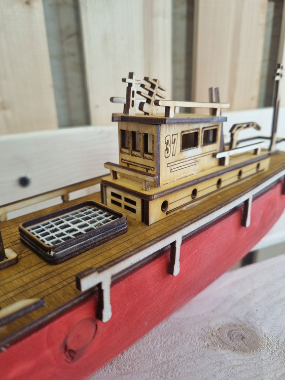 دکوری چوبی کشتی یدک کش