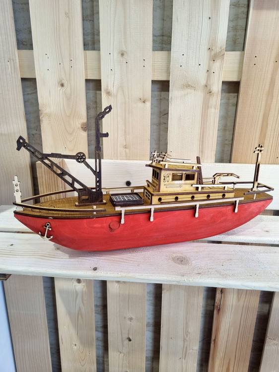 دکوری چوبی کشتی یدک کش