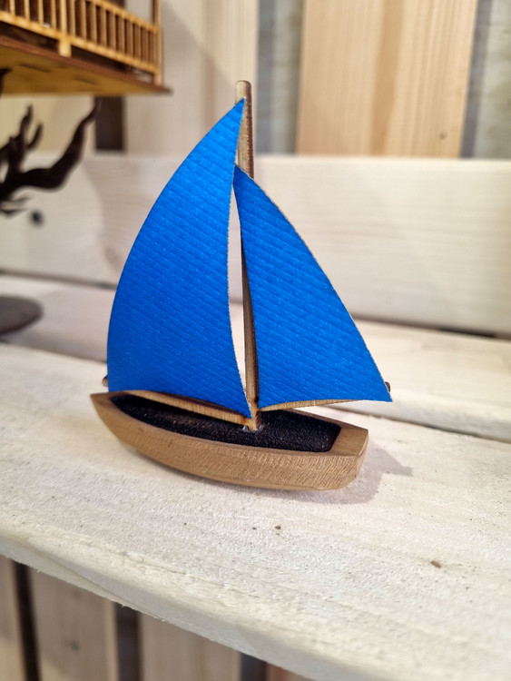 قایق چوبی بادبانی مینیاتوری